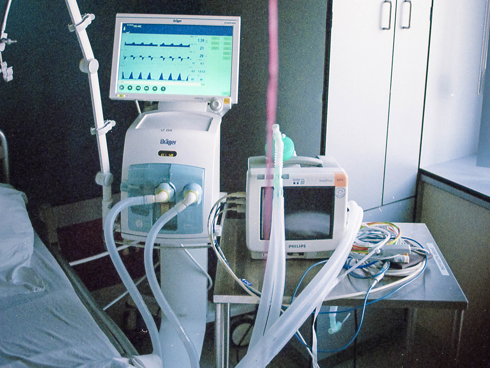 Hospital Grade Power Cords for High-Stakes Healthcare Settings